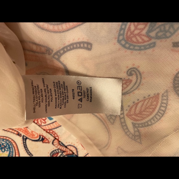 White Floral Sleeveless Dress with Tieable Belt - Picture 6 of 8